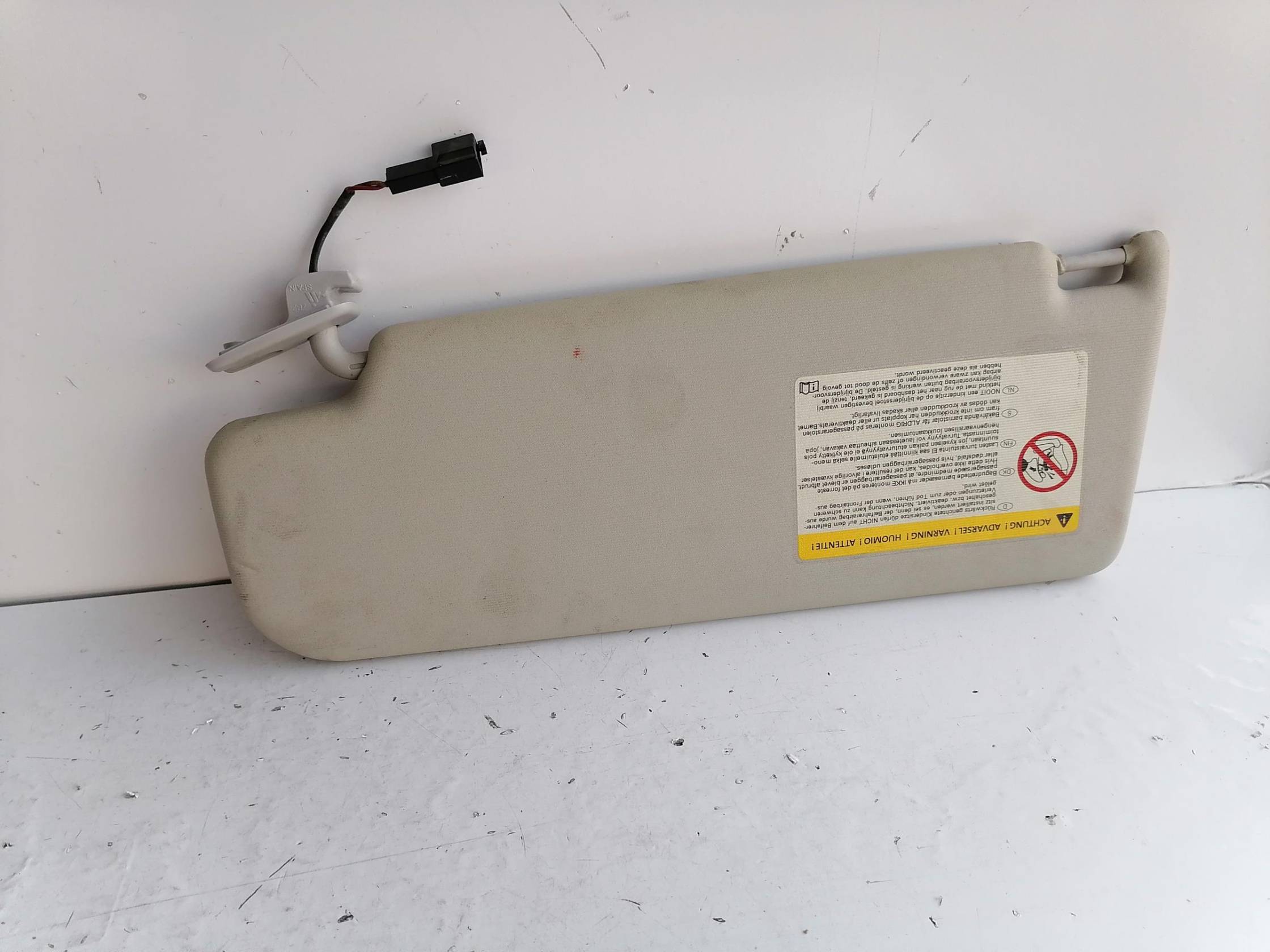 Aletta parasole parabrezza dx.